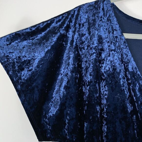 NWT Maurice’s Blue Crushed Velvet Flutter Sleeve Faux Wrap Dress Sz S - Picture 3 of 9